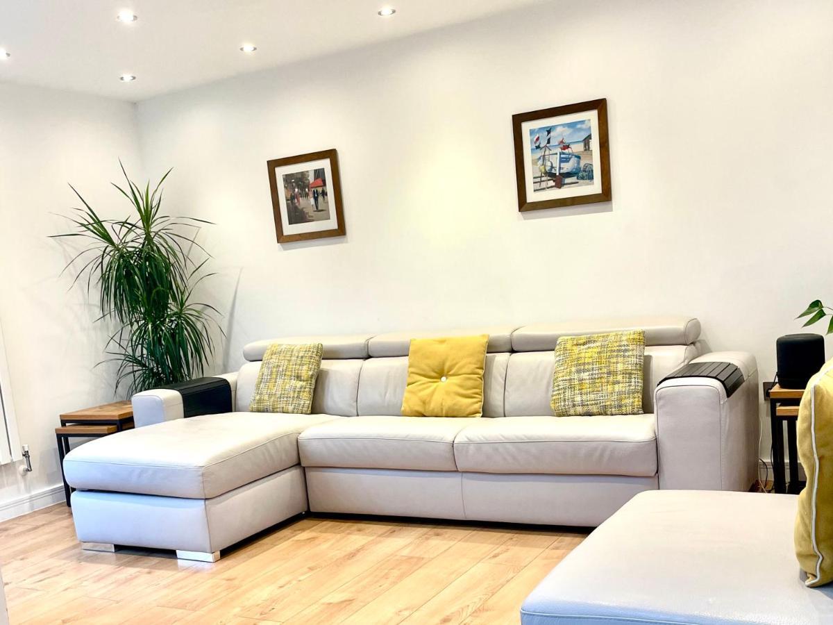 Stunning 1 Bedroom And Double Sofa Bed Near Train Station サウサンプトン エクステリア 写真